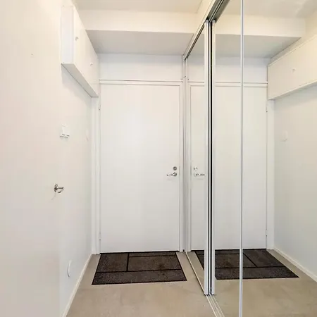 Stylish In Premier District Apartment *